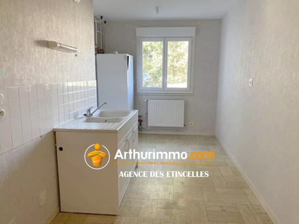 Vente                                                      Appartement
                        
                     2 pièces                      54 m2                     à Martigné-Ferchaud