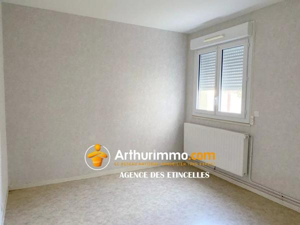 Vente                                                      Appartement
                        
                     2 pièces                      54 m2                     à Martigné-Ferchaud