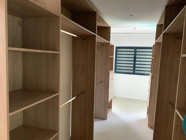 RARE VILLA DE STANDING AVEC PISCINE VUE DEGAGEE 1451 M2 DE TERRAIN