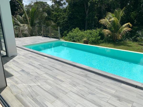 RARE VILLA DE STANDING AVEC PISCINE VUE DEGAGEE 1451 M2 DE TERRAIN