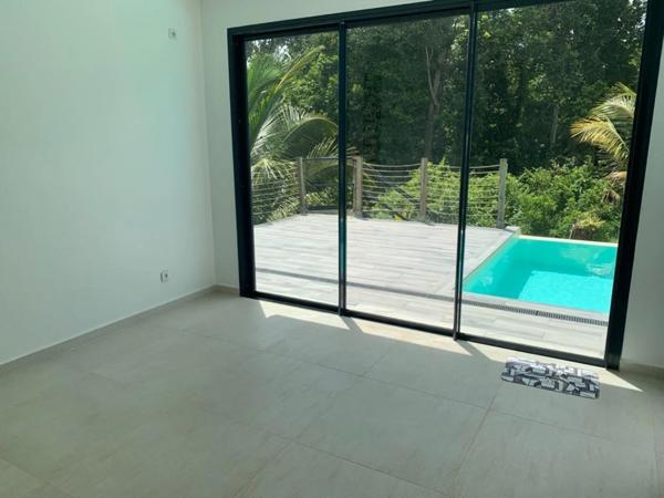 RARE VILLA DE STANDING AVEC PISCINE VUE DEGAGEE 1451 M2 DE TERRAIN