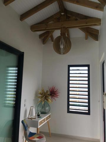 RARE VILLA DE STANDING AVEC PISCINE VUE DEGAGEE 1451 M2 DE TERRAIN