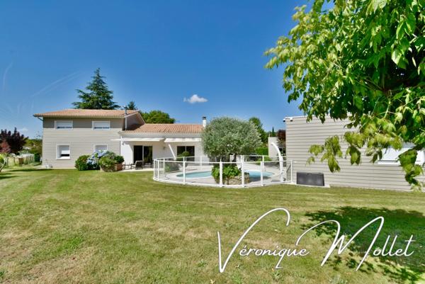 ENTRE LATRESNE ET CENAC - MAISON FAMILIALE - 5 CHAMBRES, PISCINE, JACUZZI SUR 2500M2