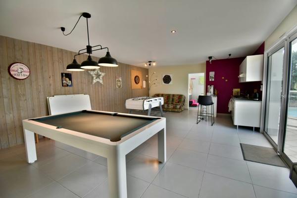 ENTRE LATRESNE ET CENAC - MAISON FAMILIALE - 5 CHAMBRES, PISCINE, JACUZZI SUR 2500M2