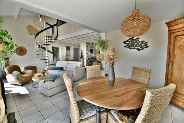 ENTRE LATRESNE ET CENAC - MAISON FAMILIALE - 5 CHAMBRES, PISCINE, JACUZZI SUR 2500M2