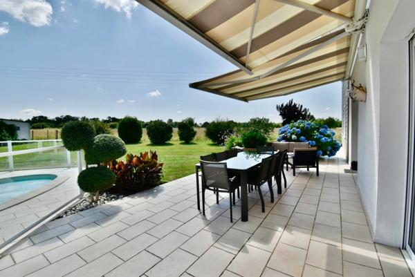 ENTRE LATRESNE ET CENAC - MAISON FAMILIALE - 5 CHAMBRES, PISCINE, JACUZZI SUR 2500M2