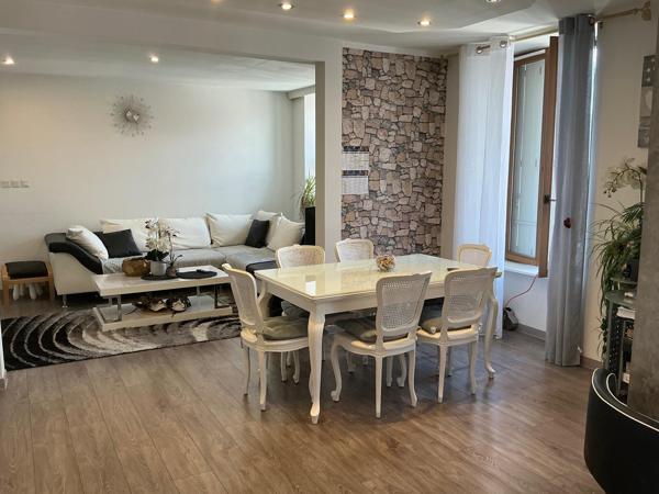 Apparentement 119 M2 duplex, 5 pièces , 4 chambres