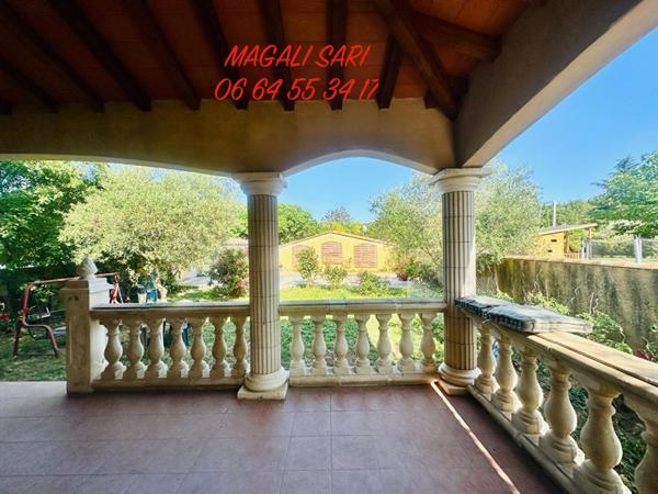 Villa Saint Hilaire De Brethmas 8 pièce(s) 142 m2