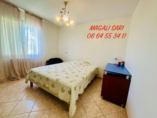 Villa Saint Hilaire De Brethmas 8 pièce(s) 142 m2