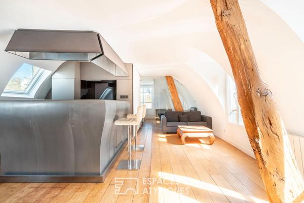 Appartement sous les toits de Paris avec vue sur la colonne de la Bastille