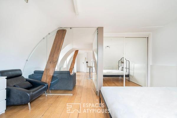 Appartement sous les toits de Paris avec vue sur la colonne de la Bastille