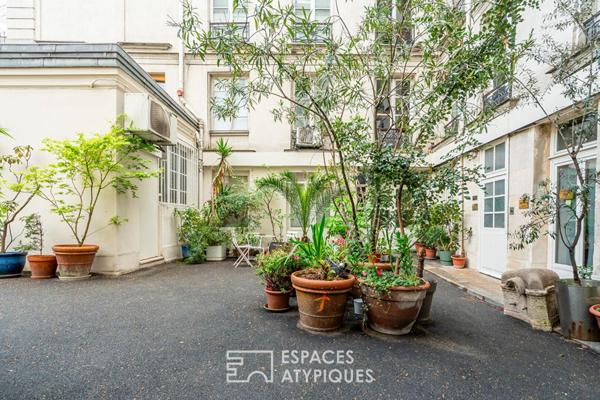 Appartement sous les toits de Paris avec vue sur la colonne de la Bastille