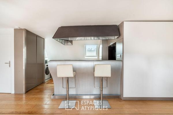 Appartement sous les toits de Paris avec vue sur la colonne de la Bastille