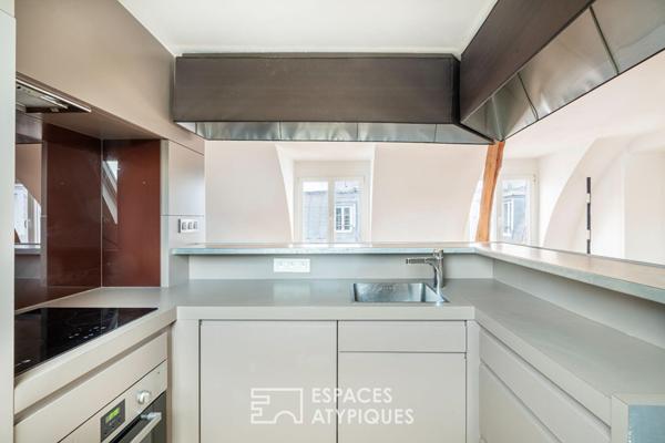 Appartement sous les toits de Paris avec vue sur la colonne de la Bastille