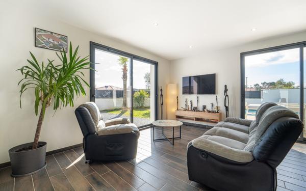 Maison à vendre    5 pièces •  Mimizan