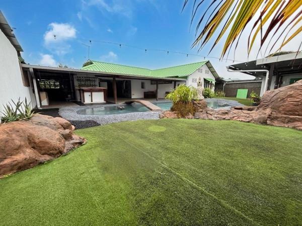 MAISON T5 + BUREAU AVEC PISCINE, TERRASSE ET JARDIN