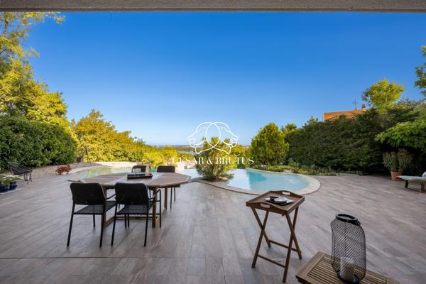 MAISON OUVERTE SUR LE PAYSAGE – Un art de vivre aux portes de Lyon