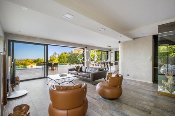 MAISON OUVERTE SUR LE PAYSAGE – Un art de vivre aux portes de Lyon
