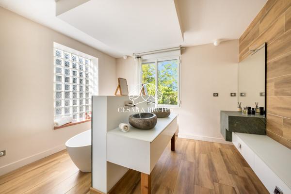 MAISON OUVERTE SUR LE PAYSAGE – Un art de vivre aux portes de Lyon