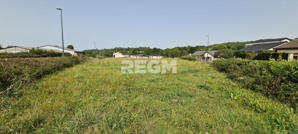 Olby (63210) Olby (63210) Terrain à bâtir.