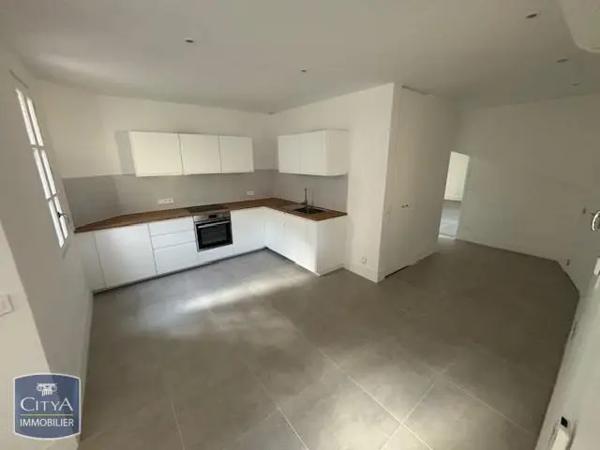 Appartement à louer 4 pièces 151.03m²