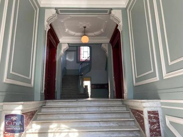 Appartement à louer 4 pièces 151.03m²