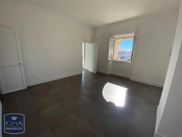 Appartement à louer 4 pièces 151.03m²