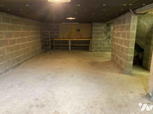 PUTANGES LE LAC, proche tous commerces, maison 4 chambres terrain 7 957 m² avec accès à la rivière