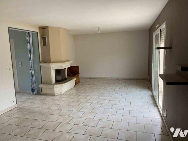 PUTANGES LE LAC, proche tous commerces, maison 4 chambres terrain 7 957 m² avec accès à la rivière