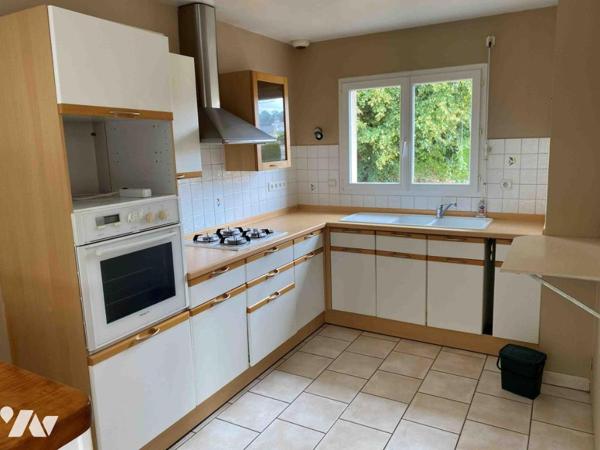 PUTANGES LE LAC, proche tous commerces, maison 4 chambres terrain 7 957 m² avec accès à la rivière