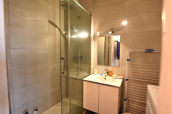 Appartement T1 à vendre à Combs-la-Ville, dernier étage avec balcon et parking