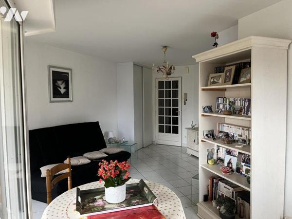 Dans l'éventail, à 300 mètres de la plage et du Grand Hôtel, appartement F3 actuellement loué 