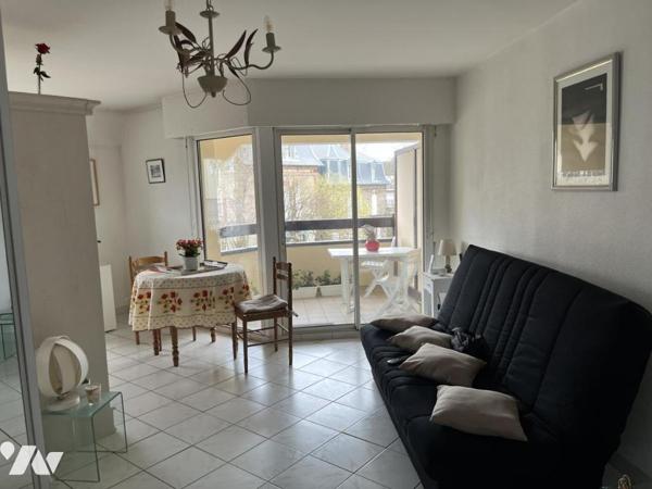 Dans l'éventail, à 300 mètres de la plage et du Grand Hôtel, appartement F3 actuellement loué 