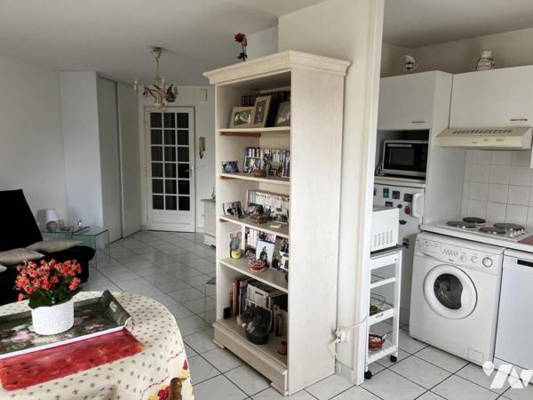Dans l'éventail, à 300 mètres de la plage et du Grand Hôtel, appartement F3 actuellement loué 