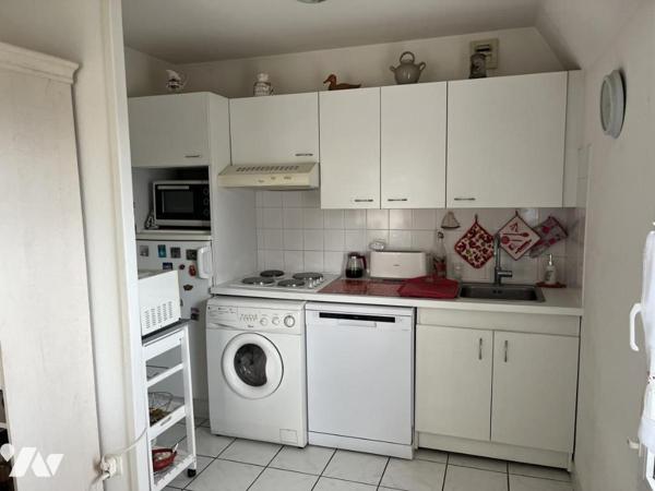 Dans l'éventail, à 300 mètres de la plage et du Grand Hôtel, appartement F3 actuellement loué 