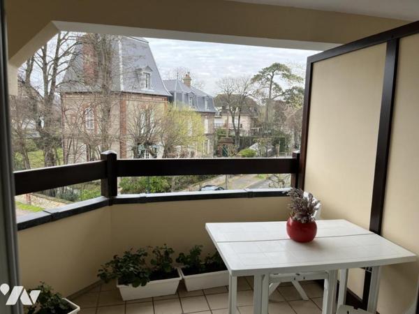 Dans l'éventail, à 300 mètres de la plage et du Grand Hôtel, appartement F3 actuellement loué 