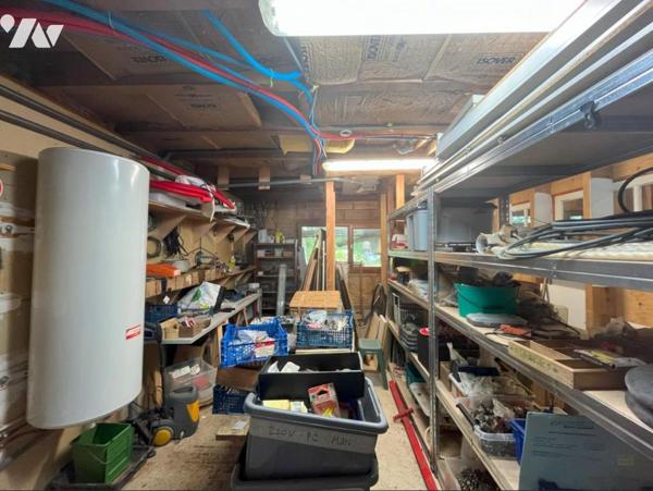 A PLONÉOUR-LANVERN grande maison en bois