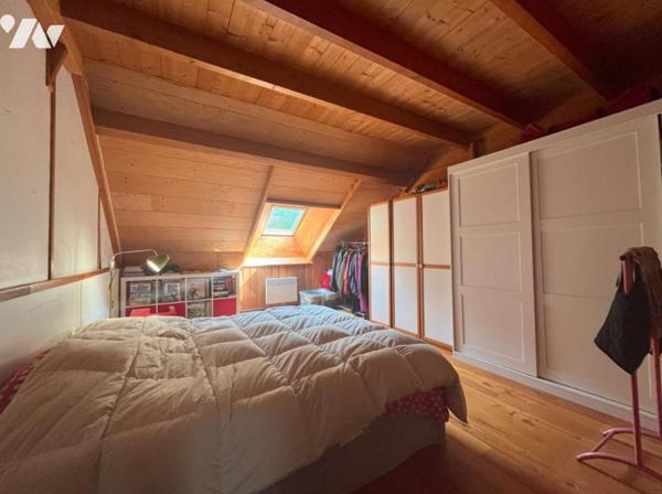 A PLONÉOUR-LANVERN grande maison en bois