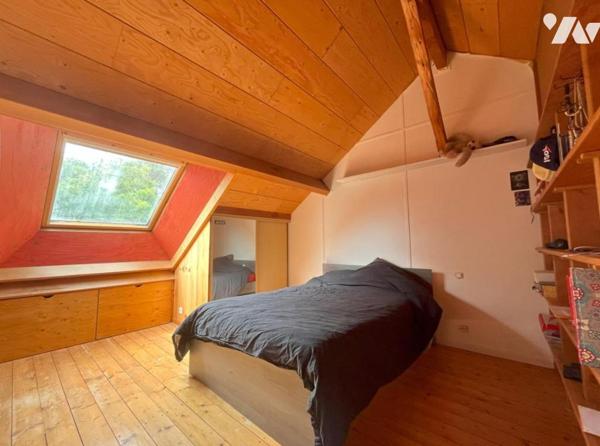 A PLONÉOUR-LANVERN grande maison en bois