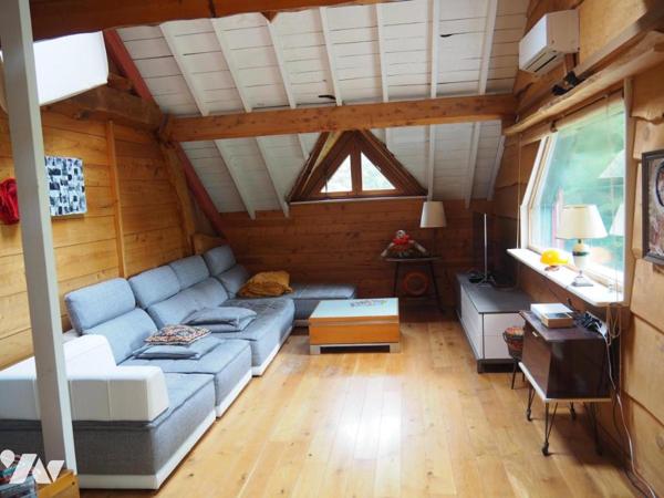 A PLONÉOUR-LANVERN grande maison en bois