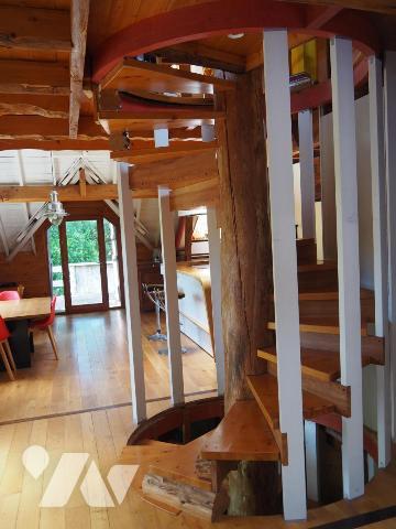 A PLONÉOUR-LANVERN grande maison en bois