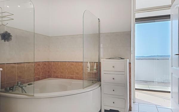 Appartement à vendre    5 pièces • 138 m2 Avignon