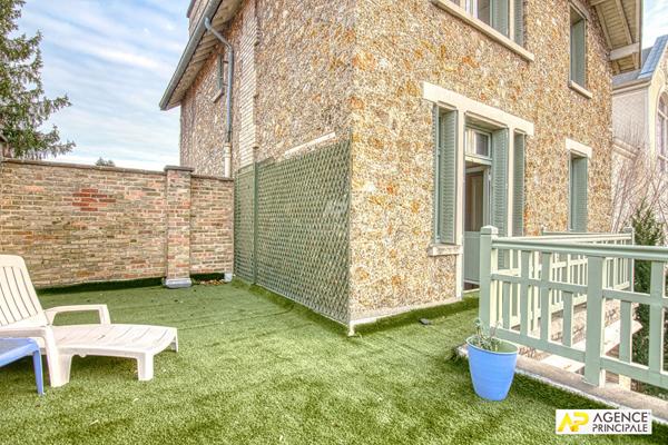 Versailles Rive-Droite Maison 8 pièces 290 m² au sol sur parcelle de 500 m² avec grand garage. €2 390 000 ** - Référence 27876