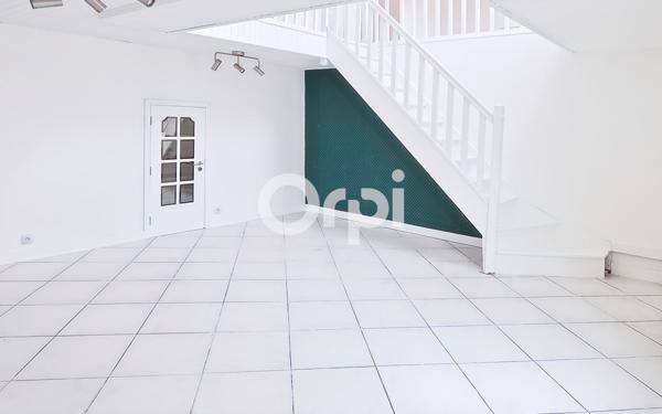 Appartement à vendre    3 pièces • 82 m2 La Chapelle-en-Serval