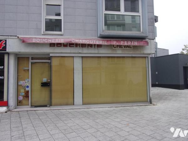 Local commercial divisé en deux cellules