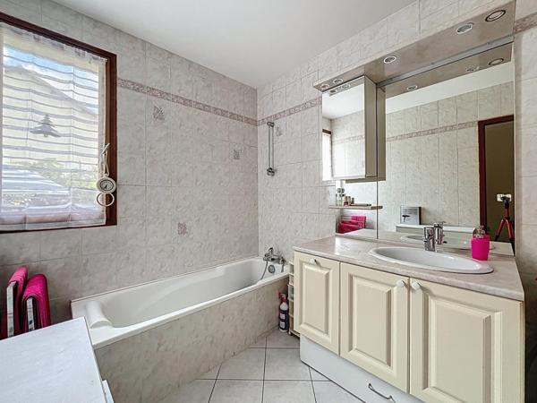 Maison 15 min à pied RER A plain pied