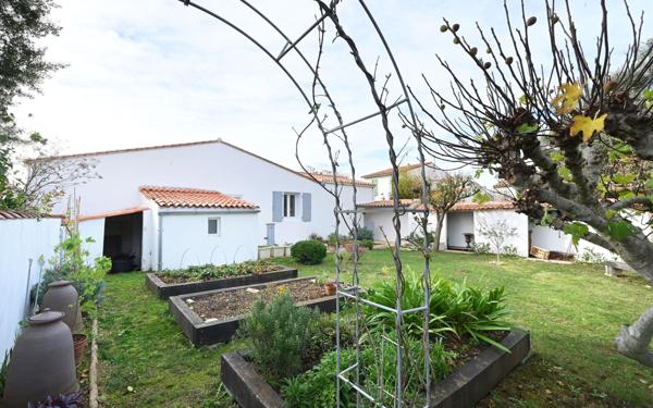 Maison à vendre    4 pièces •  Saint-Martin-de-Ré