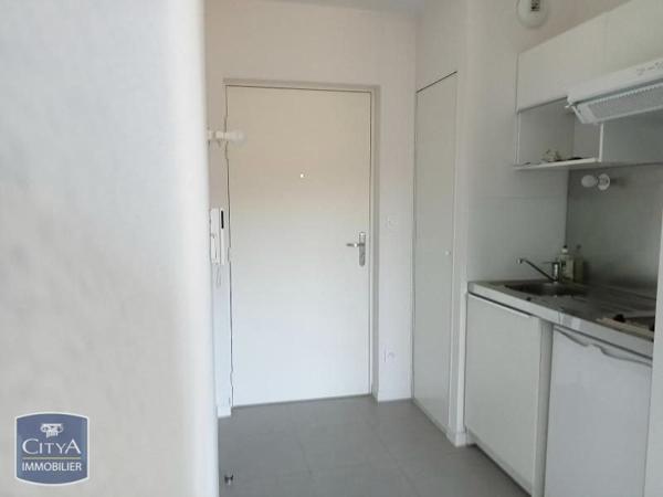 Appartement à louer 1 pièce 27.65m²