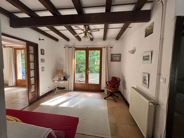Belle maison avec piscine et double garage