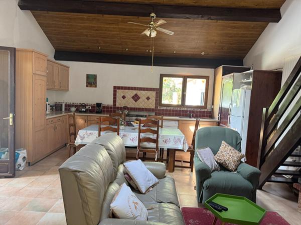 Belle maison avec piscine et double garage